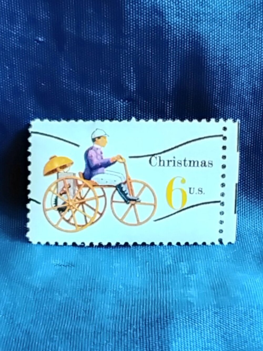 Uncirculated USA 1970 Christmas 6 Cent Stamp!!